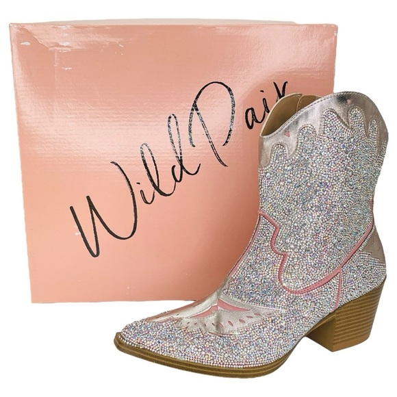 Wild Pair Lourdez Rhinestone Western Style Womens Ankle Boots Size 6M - Picture 13 of 14